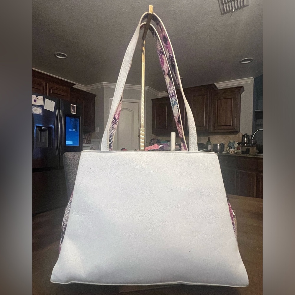 Betsey Johnson Bag - Picture 2 of 11